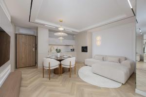 Elegant Apartments Ząbkowska with Parking & AC by Noclegi Renters