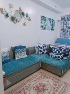 E & R Staycation Condotel near Mall of Asia