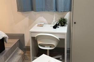 Studio Sleeps 3 - Outdoor Space - Pet Friendly