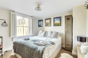 Very Central Georgian Apartment