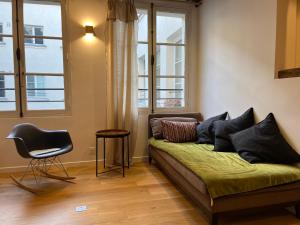 Elevator - Bright 1BR in the heart of hip Paris, Montorgueil