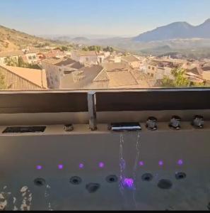 Miramundos Jacuzzi privado y vistas Escapadas románticas en Magina