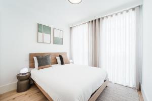 Stylish Retreat in Central Porto Stay with Parking