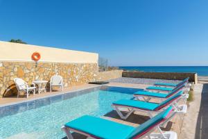 The Cottage South Escape with beach front pool