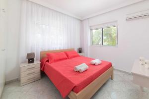 The Cottage South Escape with beach front pool