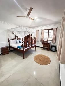 Moayana Liora Zanzibar