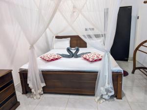 Canopy villas