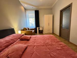 Під Дубом, біля ТЦ Форум В квартирі є газова колонка і конвектор