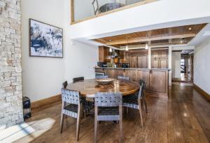 Vail Mountain View #402 condo