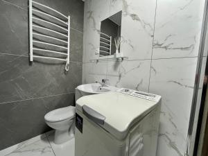 Під Дубом, біля ТЦ Форум В квартирі є газова колонка і конвектор