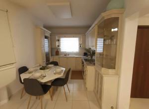Modern Ease by the CoastFaliro 2Bed Gem
