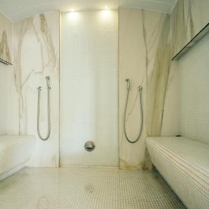 Maeve - Pool & Spa Beach Resort