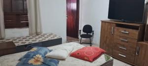 Casa 2 quartos com piscina e churrasqueira