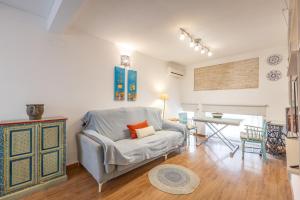 Justino Triana Center by Valcambre