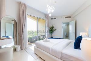 Balcony Offering Captivating Lake Views 1BR, Just a Hop from the Golf Course, Lakeside B, Dubai Production City by Deluxe Holiday Homes