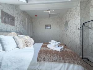 Large 6-Bed Victorian House Prime Harrogate Stay