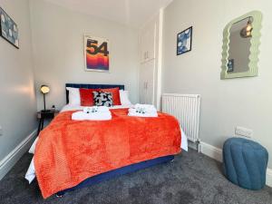 Large 6-Bed Victorian House Prime Harrogate Stay