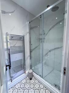 Large 6-Bed Victorian House Prime Harrogate Stay