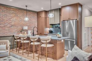 New Music City Loft-Style Stay with Rooftop Views