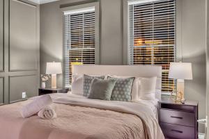 New Music City Loft-Style Stay with Rooftop Views