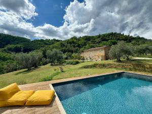 Stone Farmhouse Between Florence And Lucca