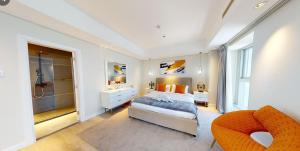 SkyRise Apartment with Stunning Sea View on 89 Floor