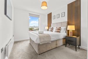 Modern 2BR Urban Nest In Salford, Manchester for 4