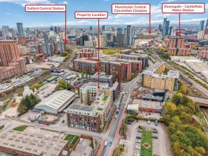 Modern 2BR Urban Nest In Salford, Manchester for 4