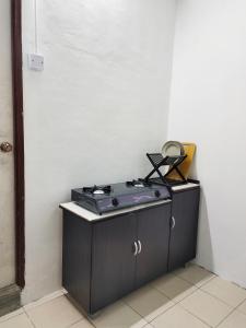 Homestay Kodiang 1 Bedroom near Pekan Kodiang by DAleena Homes