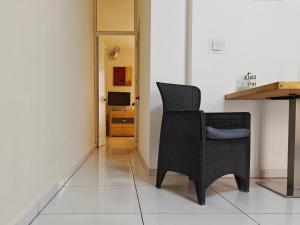 Corner view 2