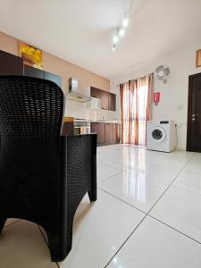 Corner view 2