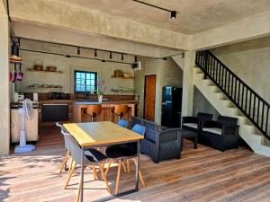 Anusorn Home and Garden