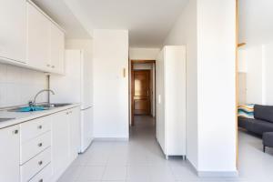 Home2Book Modern Retreat with Pool & Terrace