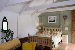 Cottage Sleeps 2- Wood Fire Garden Pets Parking