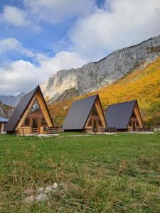 Wooden cottages KONAK