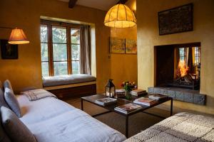 Yellow House 3-Bedroom Villa in Nature