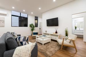 Open-Plan Apartment in Downtown Porto by HostWise