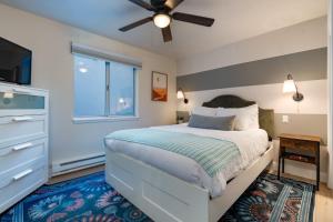 2BR Aspen Condo Close to Gondola Heated Pool