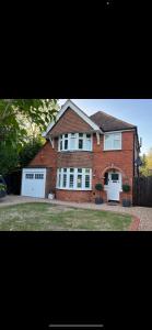 4 BRD House, with Double Parking