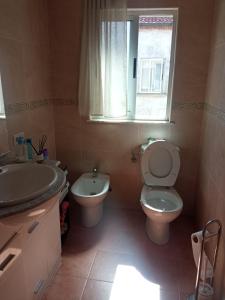 Acogedora habitación privada en piso familiar con baño compartido