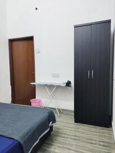 Guesthouse Kodiang 1 Private Bedroom near Pekan Kodiang by DAleena Homes