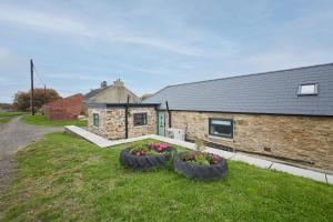 Host & Stay - The Byres