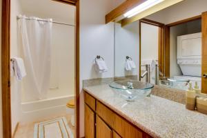 Lake Chelan Shores - Serenity by the Lake #15-9