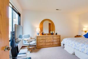 Lake Chelan Shores - Serenity by the Lake #15-9