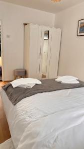 Bright 2 bed flat in Islington