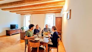 NEW Luxury Jacuzzi Suite - 100sqm Historic Center - 50m from Parking