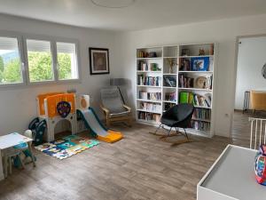 Villa de standing avec piscine et climatisation