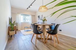 modern 2-room downtown area for 4 people