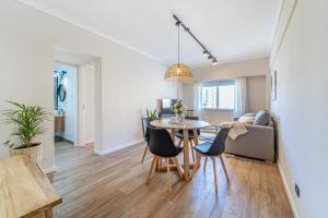 modern 2-room downtown area for 4 people