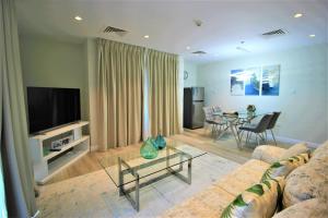 Premium 1BR on High Floor with Stunning Sea View and Balcony